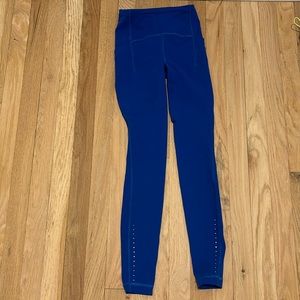 Adorable blue lululemon leggings